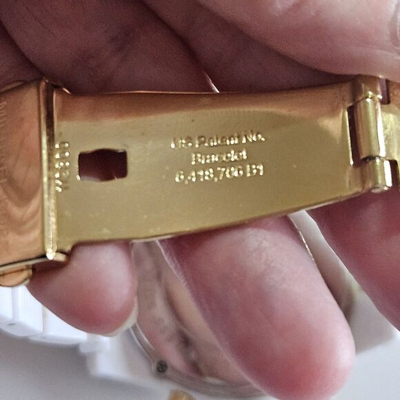 Michael Kors Womens Watch - crystal face with Gold Tone band. Model MK-5417 - Picture 11 of 15